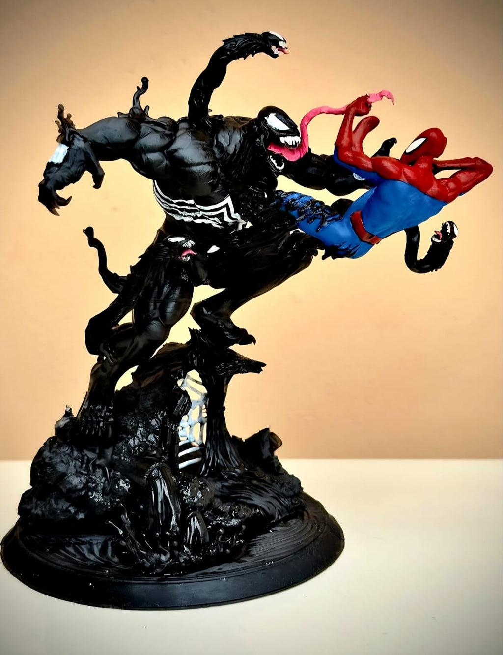 Venom vs Spider-Man 3D Printed Collectible Diorama – Symbiote Showdown Display Model