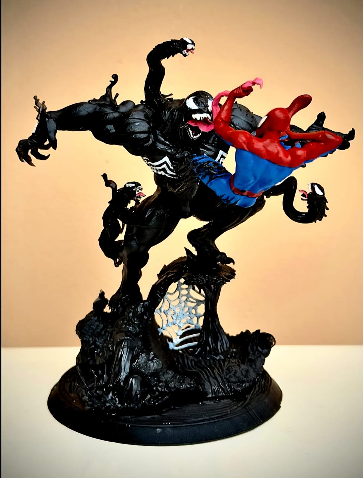 Venom vs Spider-Man 3D Printed Collectible Diorama – Symbiote Showdown Display Model