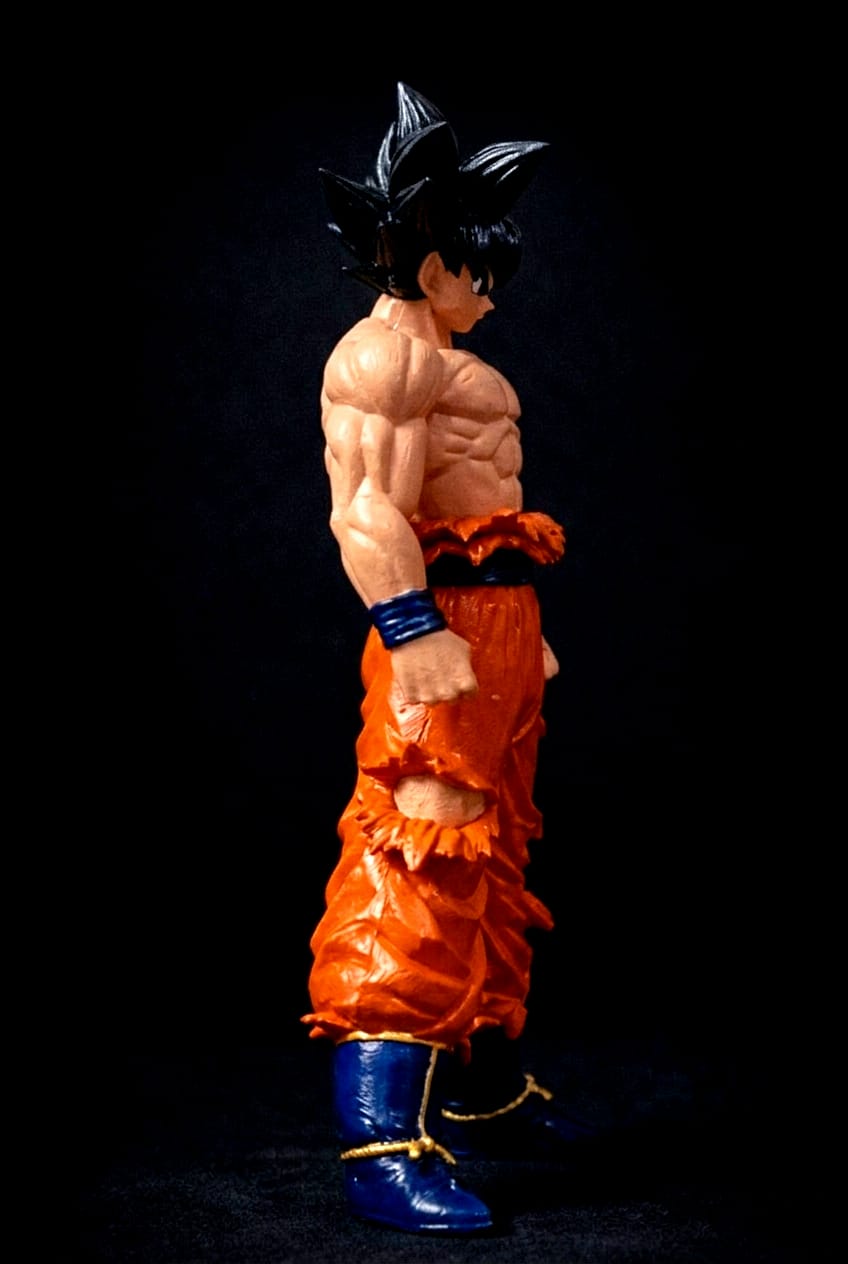 Goku Figure – Legendary Saiyan Display Model