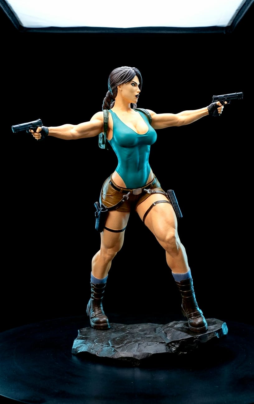 Tomb Raider Figure – Fearless Adventurer Display Model